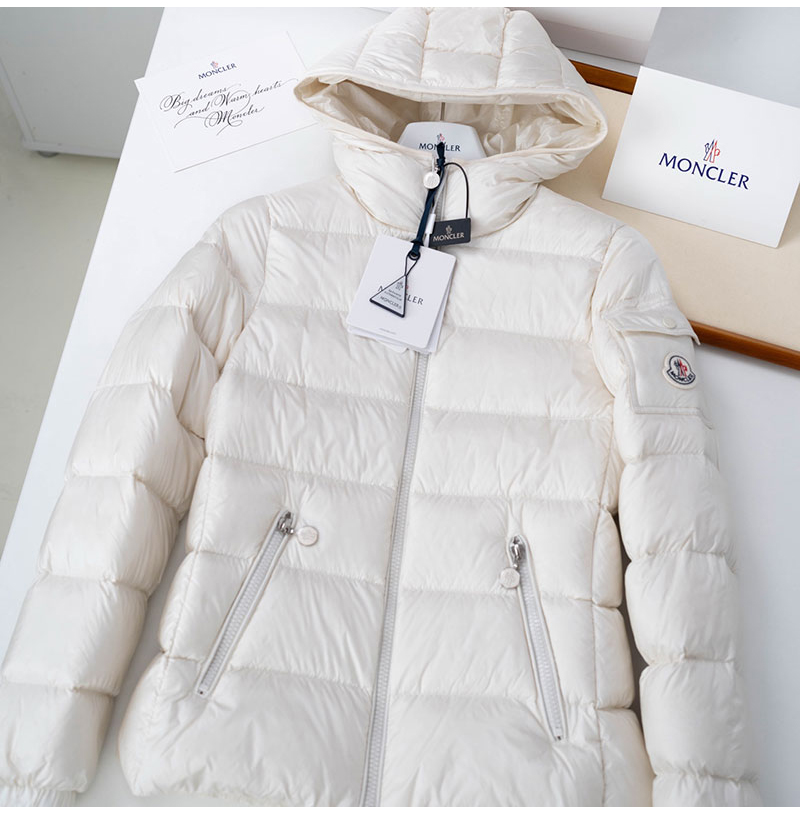 MONCLER-10142 몽클레어 여성용 후드 숏 다운 재킷