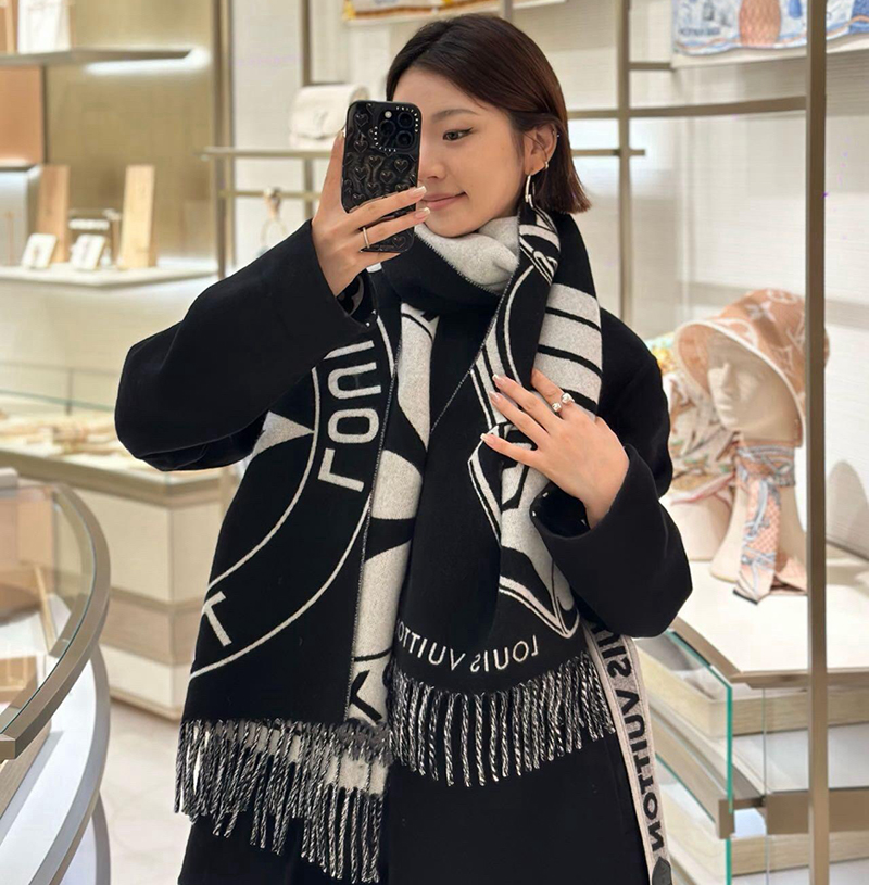 LOUIS VUITTO-M76553 루이비통 2025년 겨울 신상  머플러 